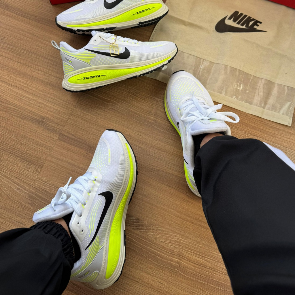 Tênis Nike ZoomX Vomero 18 – Conforto e Performance Premium