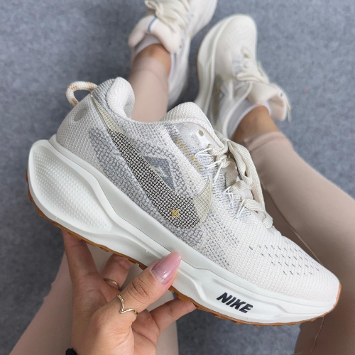 Nike Pegasus Trail na cor Off Bege