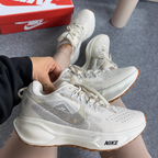 Nike Pegasus Trail na cor Off Bege
