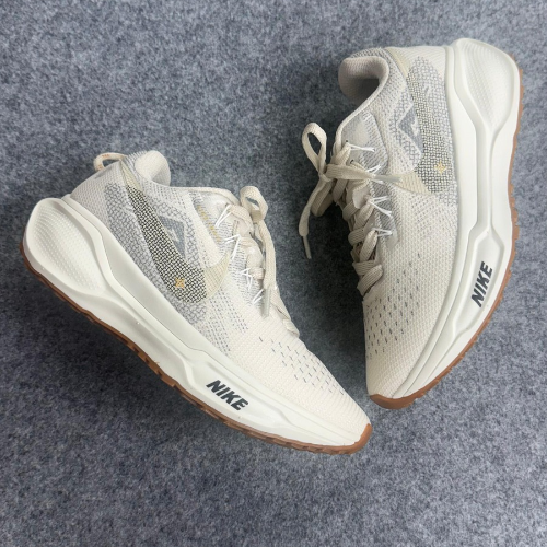 Nike Pegasus Trail na cor Off Bege