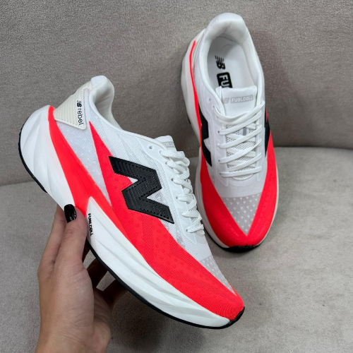New Balance FuelCell Rebel V5 – Lançamento