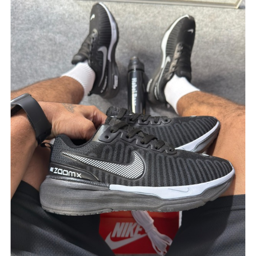 Nike Zoom Basic – Preto/Branco (Masculino)