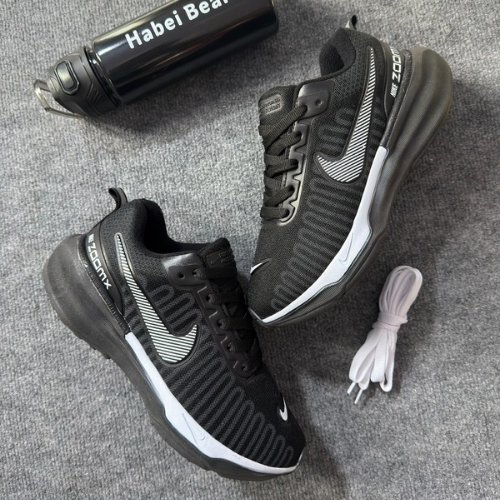 Nike Zoom Basic – Preto/Branco (Masculino)