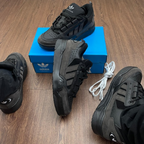 ADIDAS 2000 – ESTILO URBANO COM CONFORTO E ATITUDE