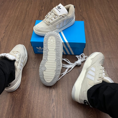 ADIDAS 2000 – ESTILO URBANO COM CONFORTO E ATITUDE