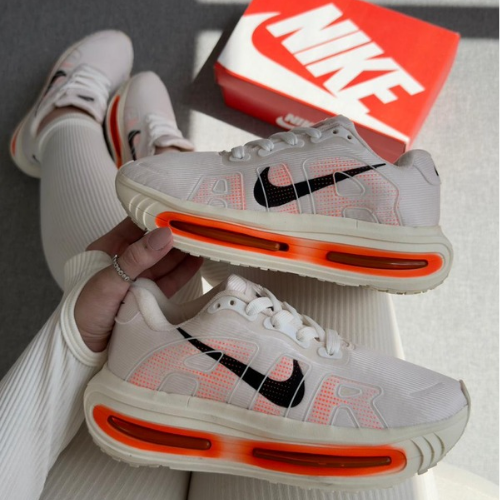 Tênis Nike Vomero 18 – Creme/Laranja Linha Premium