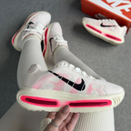 Tênis Nike Vomero 18 – Creme/Pink Linha Premium