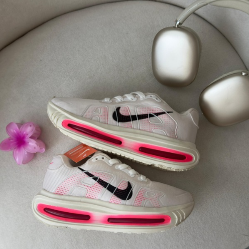 Tênis Nike Vomero 18 – Creme/Pink Linha Premium