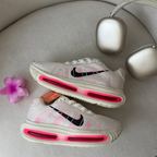 Tênis Nike Vomero 18 – Creme/Pink Linha Premium