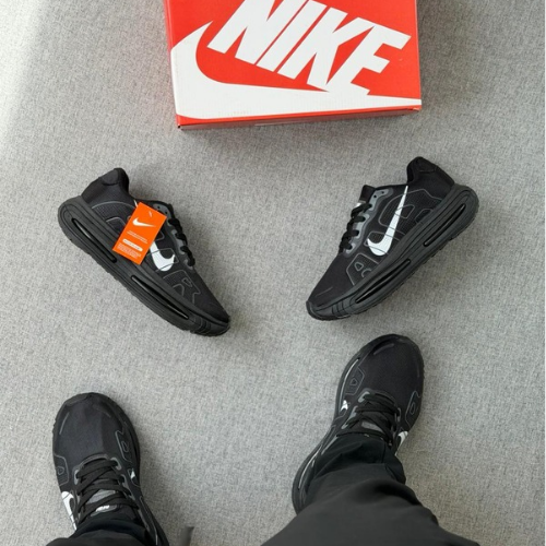 Tênis Nike Vomero 18 – Preto Linha Premium
