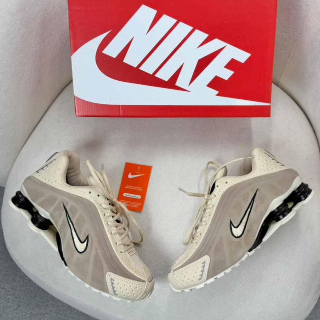 Tênis Nike R4 – Bege/Preto Linha Premium
