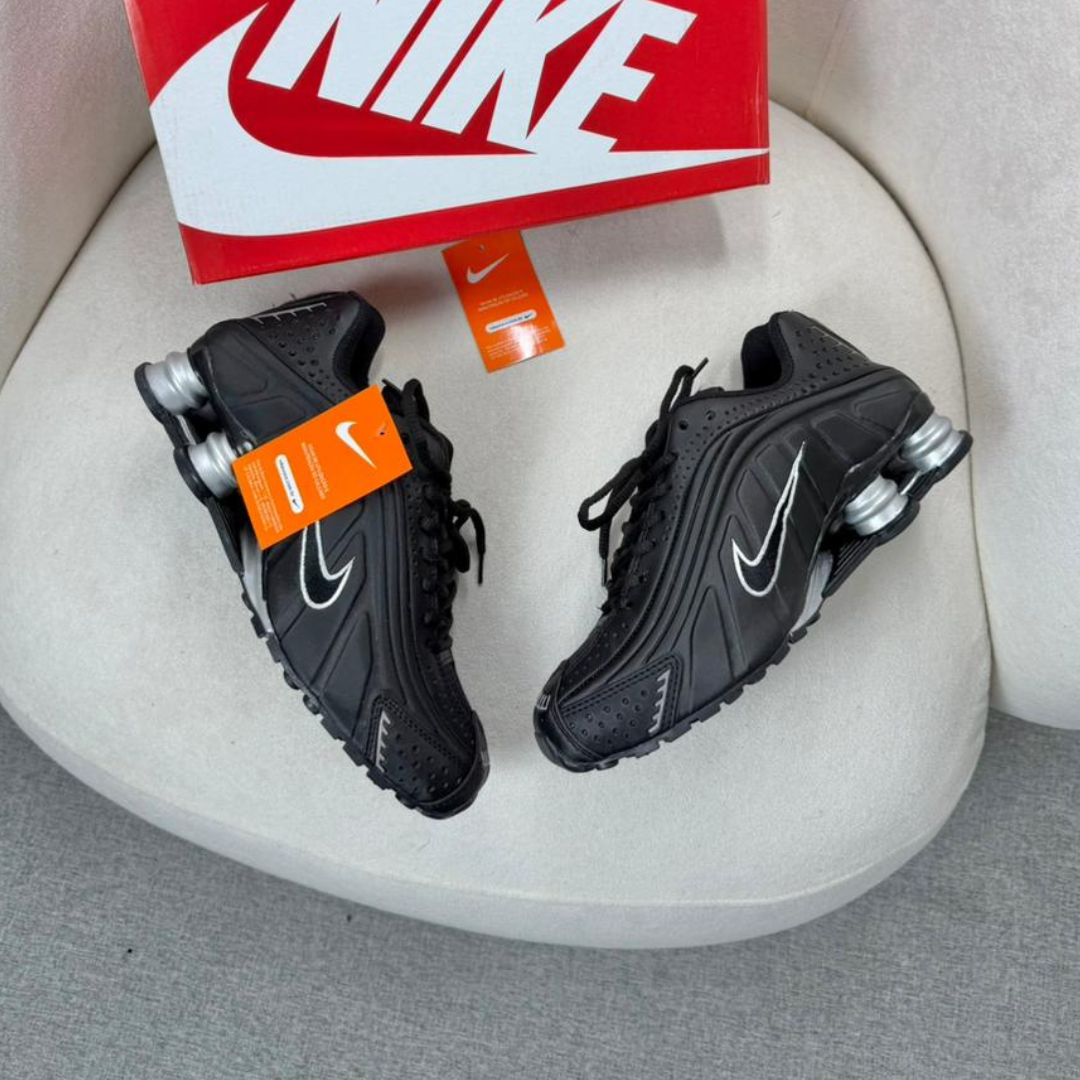 Tênis Nike R4 – Preto Cinza Linha Premium